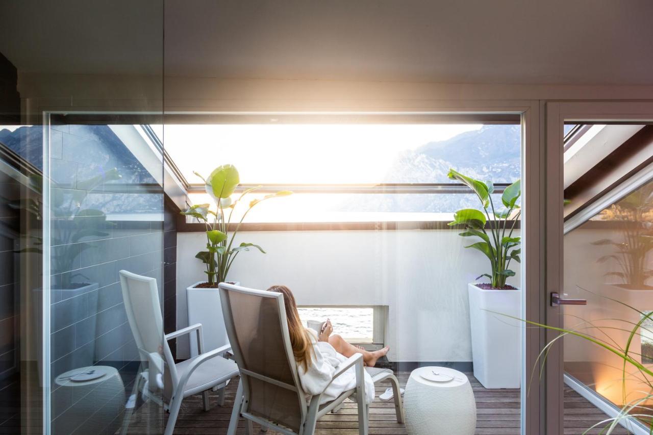 Hotel Lago Di Garda Nago Eksteriør bilde