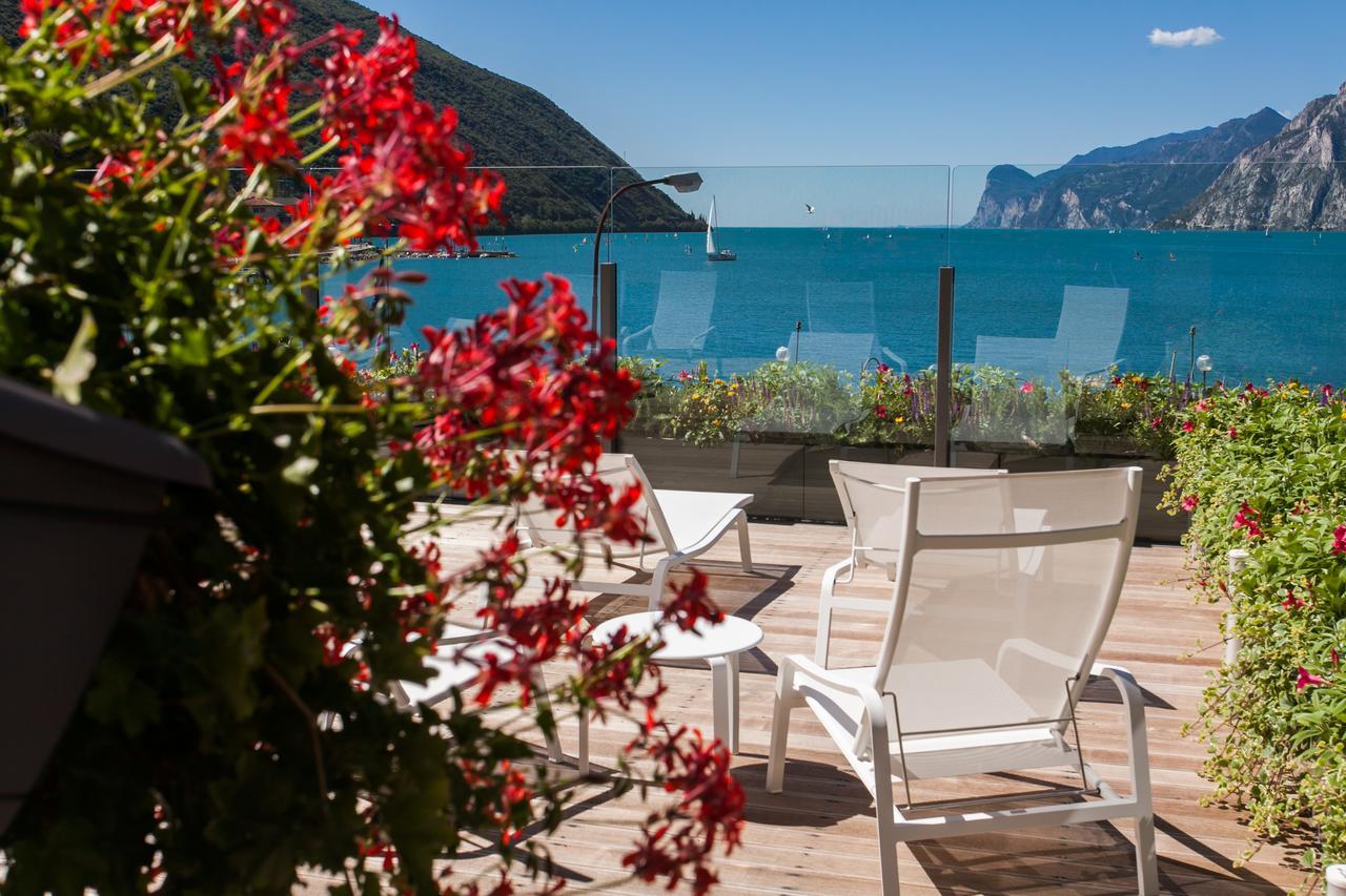 Hotel Lago Di Garda Nago Eksteriør bilde