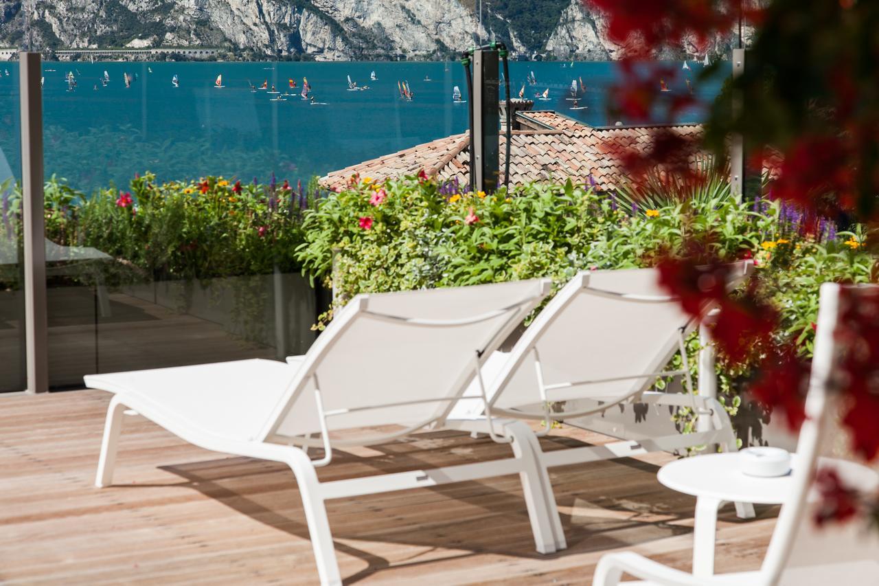 Hotel Lago Di Garda Nago Eksteriør bilde